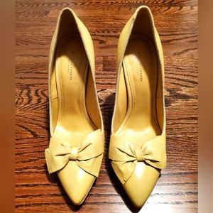 Bottega Veneta Yellow Bow Pumps - Size 39 (US 8.5) EUC
